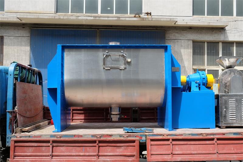 WLD-2P臥式螺帶混合機發往徐州客戶處