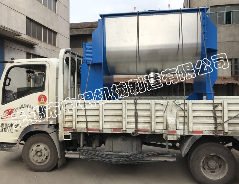 2000L螺帶混合機(jī)成功發(fā)往鹽城——無錫中銀機(jī)械