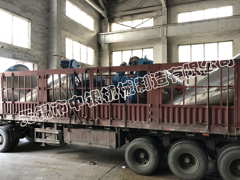 無錫中銀4臺5000L雙螺旋錐形混合機成功發往紹興